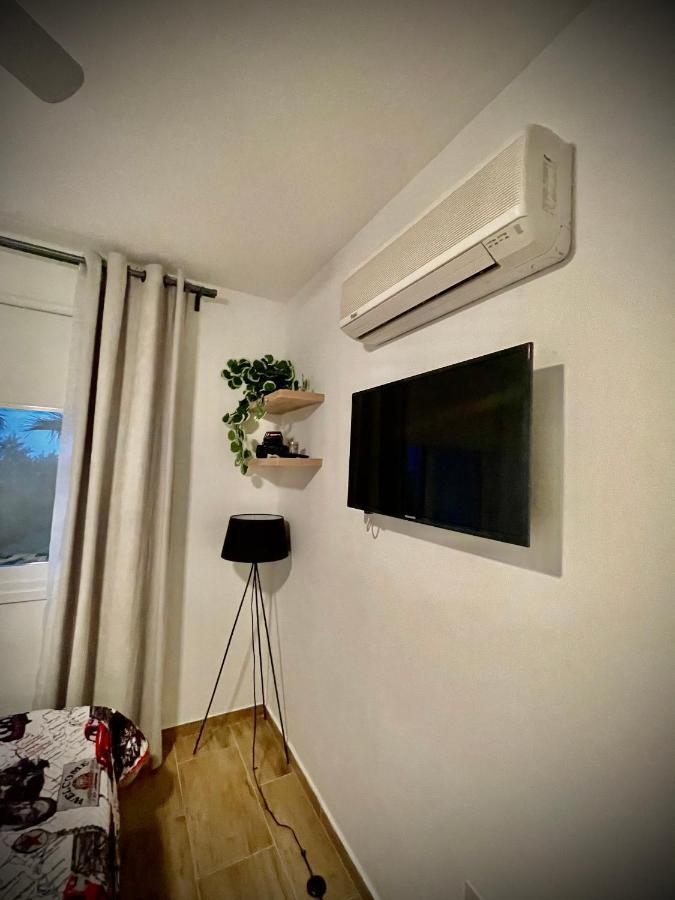 Coral Bay Modern Renovated Apartment By The Sea Paphos 外观 照片