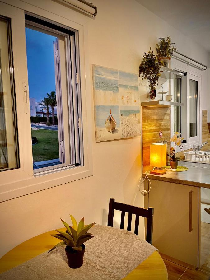 Coral Bay Modern Renovated Apartment By The Sea Paphos 外观 照片